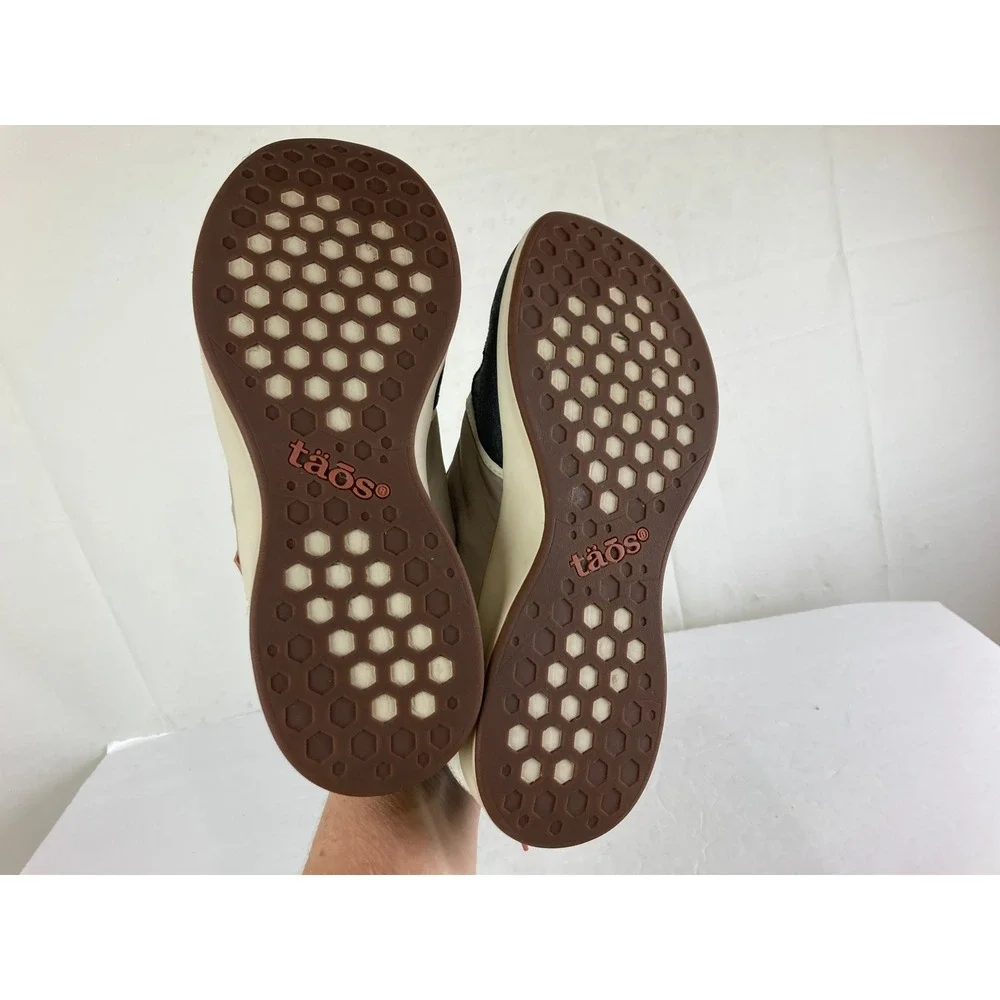 Taos Direction Sneakers Women Sz 9.5 Taupe Multi Colorblock Comfort Shoes